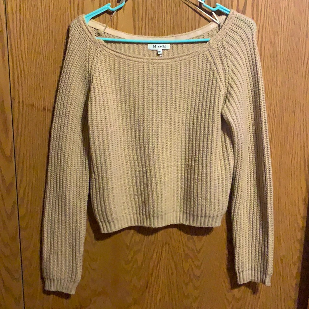 KNIT SWEATER